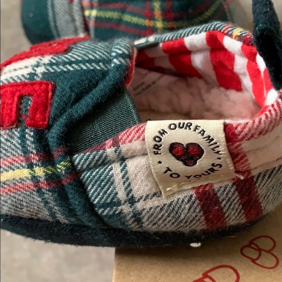 Dearfoams Baby Slippers ❤️💚🎄 - Picture 4 of 4